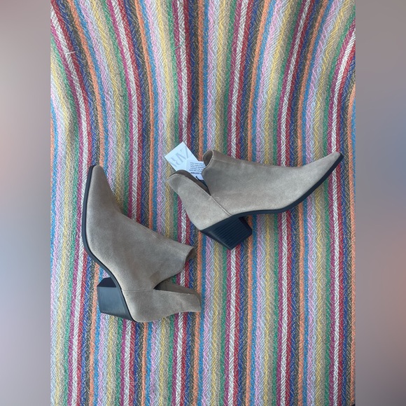 NWT Zara Suede Ankle Booties Sz 9 - Picture 6 of 10